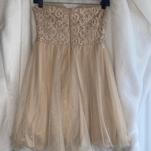 Strapless short Lace and Sparkly Dress - Picture 2 of 6
